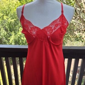 Kayser Vintage Red Lace Slip Chemise Excellent 40 Long